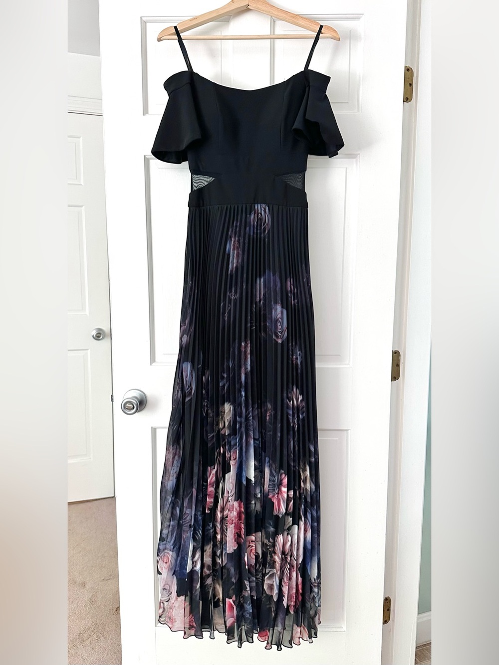 XSCAPE Pleated Off-Shoulder Gown Maxi Dress Black & Floral Dark Romantic Size 2